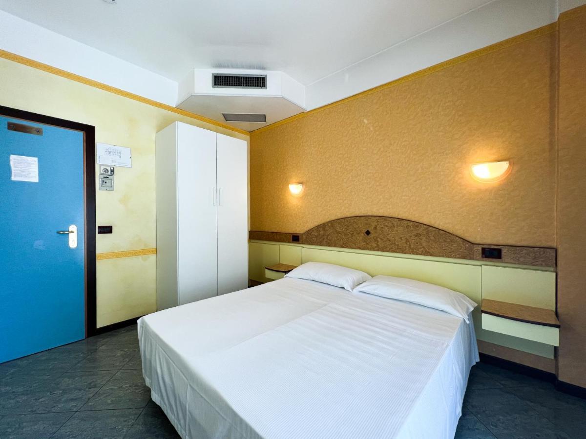 Hotel Soleblu Rimini Exterior foto