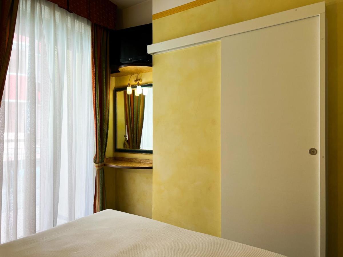 Hotel Soleblu Rimini Exterior foto